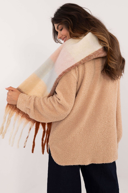 Shawl at image number null