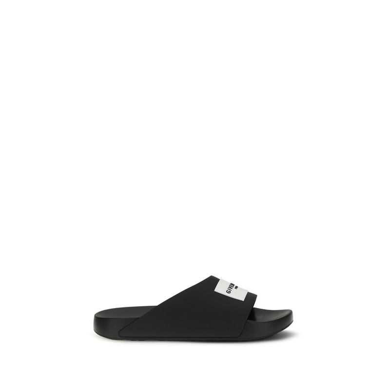 Black rubber slippers-null