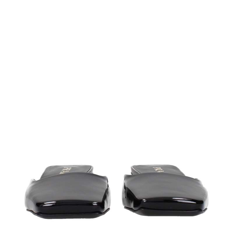 Black leather flat sandals-null
