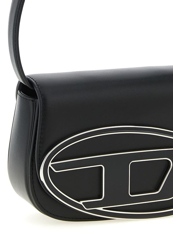 Black cowhide shoulder bag-null