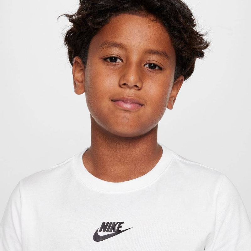 Kids nike sportswear t-shirt logos-null