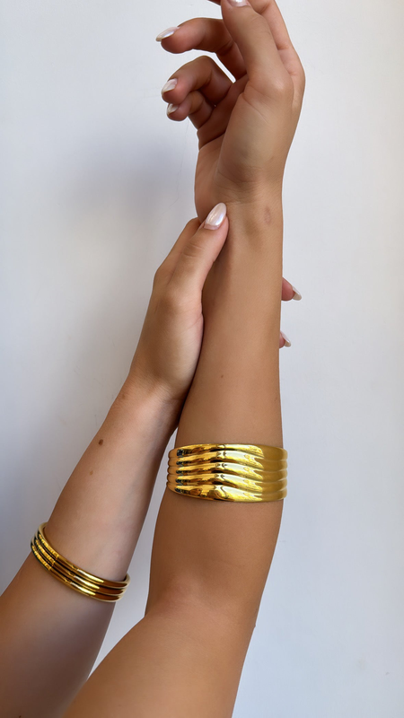 Arm cuff-null