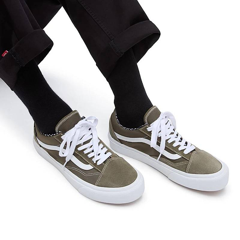 Old skool gore-tex shoes-null