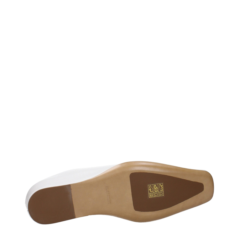 White leather slippers-null