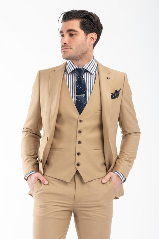 Vittorio suits image number null