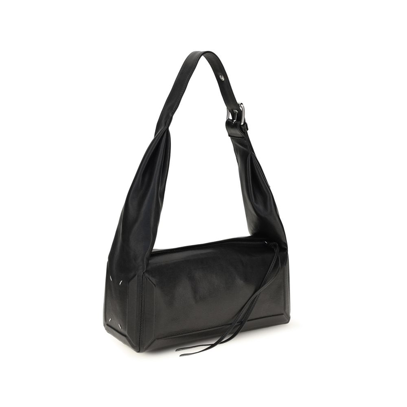 Black leather shoulder bag-null