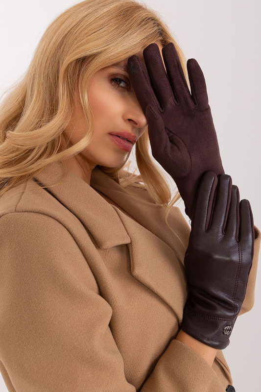 Gloves at image number null