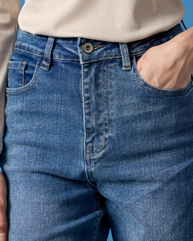 Jean trouser mom fit image number null
