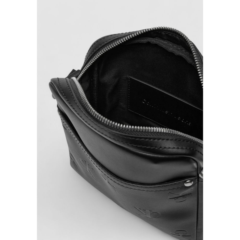 Black polyethylene messenger bag-null