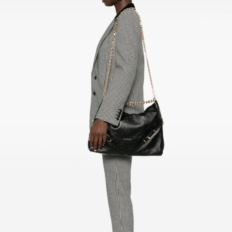 Black calfskin shoulder bag-null