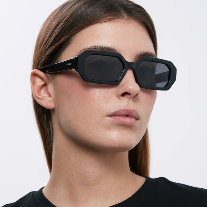 Meller esi unisex polaroid &gamma;&upsilon;&alpha;&lambda;&iota;ά &eta;&lambda;ί&omicron;&upsilon; &mu;&epsilon; &mu;&alpha;ύ&rho;&omicron; &kappa;&omicron;&kappa;&kappa;ά&lambda;&iota;&nu;&omicron; &sigma;&kappa;&epsilon;&lambda;&epsilon;&tau;ό &kappa;&alpha;&iota; &mu;&alpha;ύ&rho;&omicron; &phi;&alpha;&kappa;ό es-tutcar, all black-null