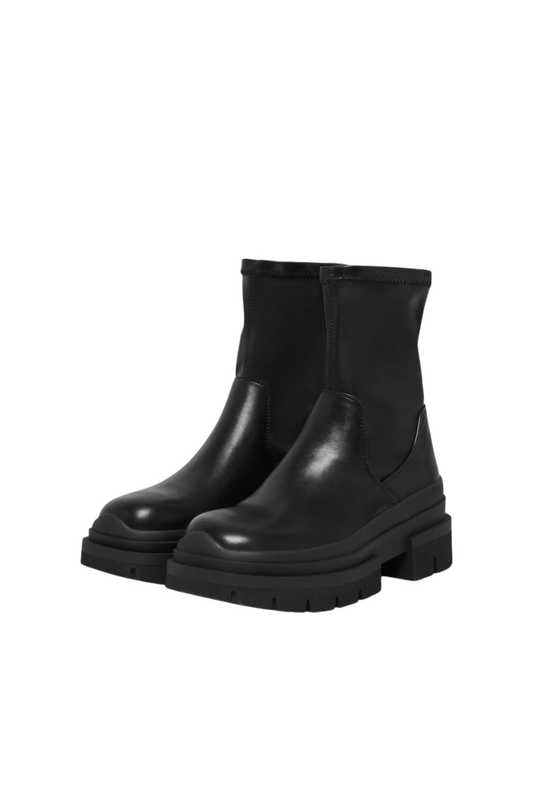 Only beatrix boots-null