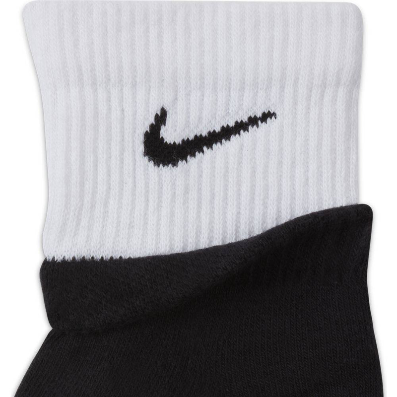 Nike everyday plus cushion ankle socks-null