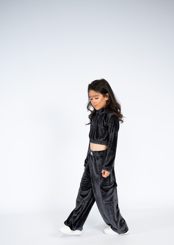 Black velvet set hoodie with wide-leg pants image number null