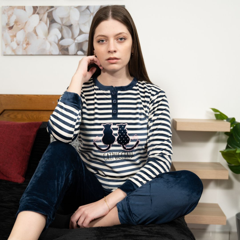 Product image: Ladys pajama with buttom in flanel fabric #f5226-null
