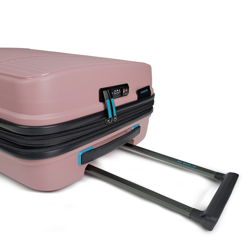 Bg berlin - wknd cabin size/carry-on (4 wheel), 55cm/20in luggage, 10kg suitcase image number null