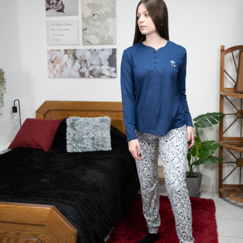 Ladys pajama with buttom in flanel fabric #c1715 image number null