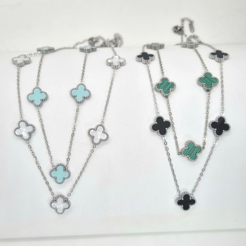 Four leaf silver necklaces-null