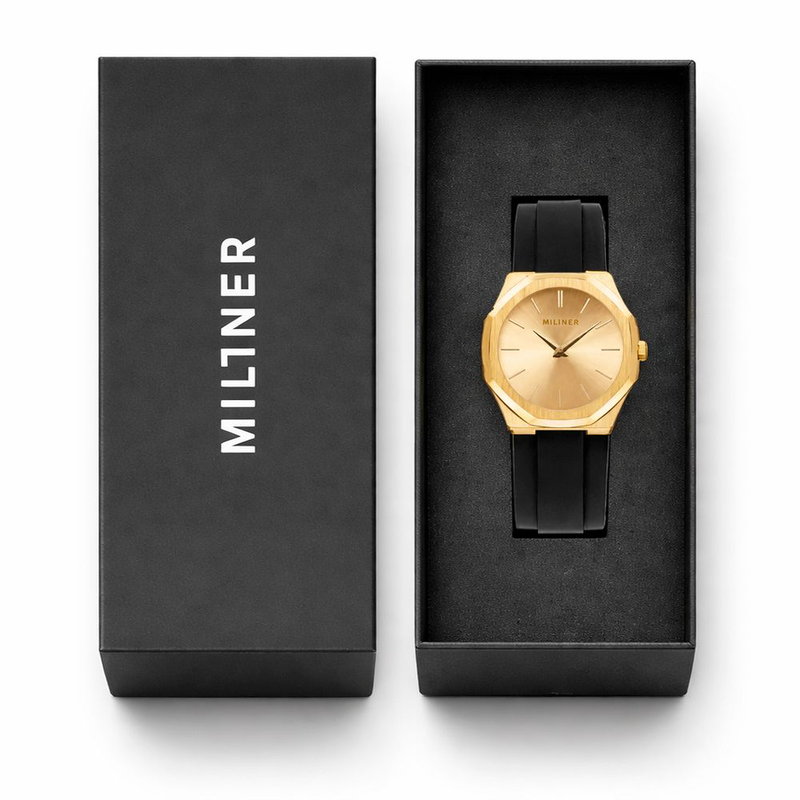 Black synthetic sport watch-null