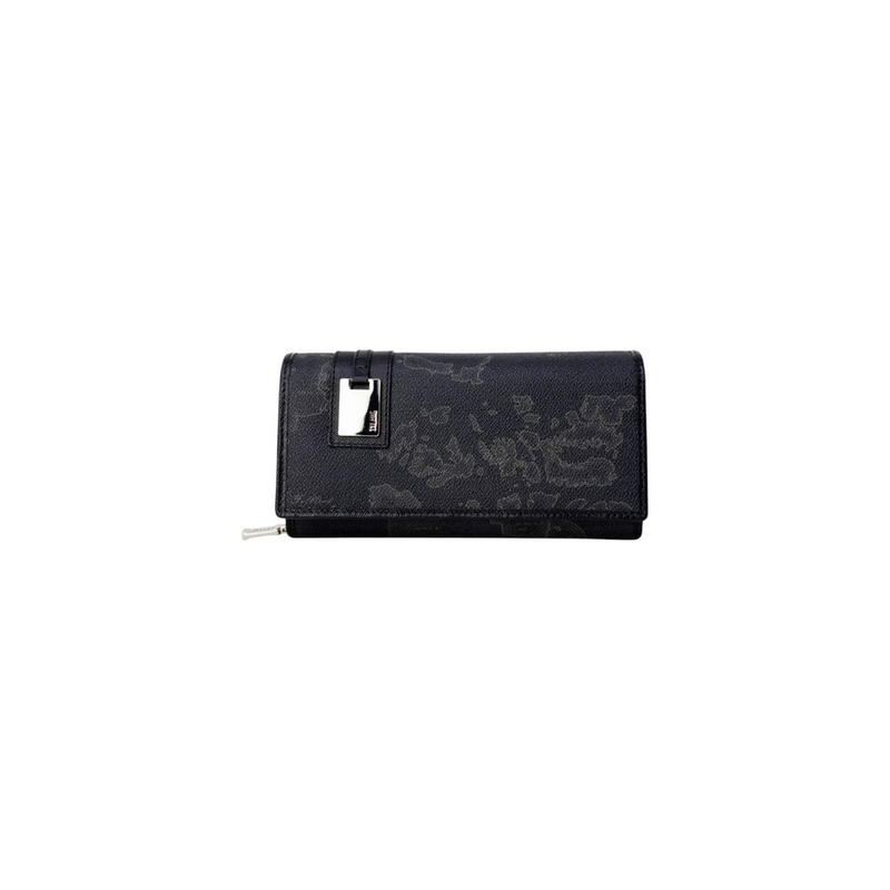 Black leather accessories-null