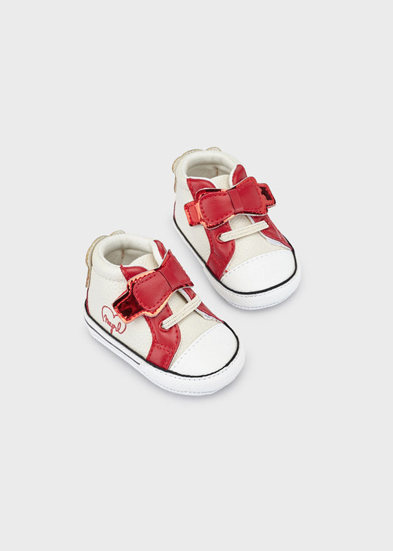 Abigail hugging shoes-null