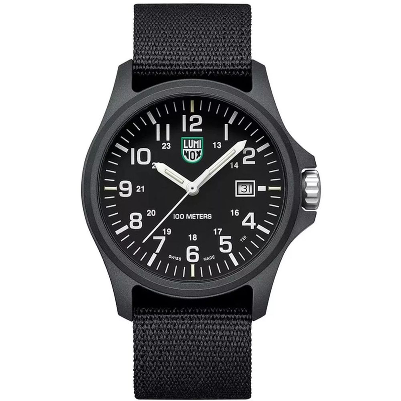 Black nylon sport watch-null