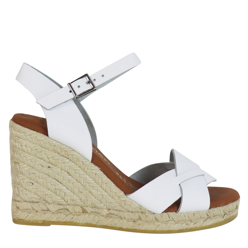 Koniarisshoes &gamma;&upsilon;&nu;&alpha;&iota;&kappa;&epsilon;ί&alpha; &epsilon;&sigma;&pi;&alpha;&nu;&tau;&rho;ί&gamma;&iota;&alpha;-null