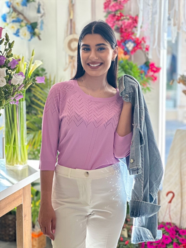 Lightweight knit sweater image number null