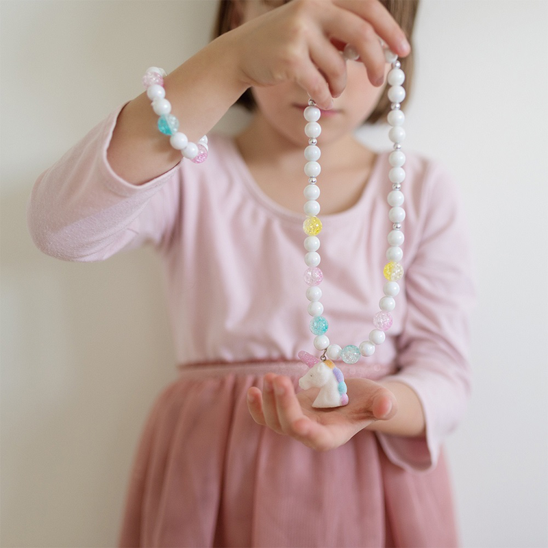Great pretenders white unicorn necklace & bracelet set image number null