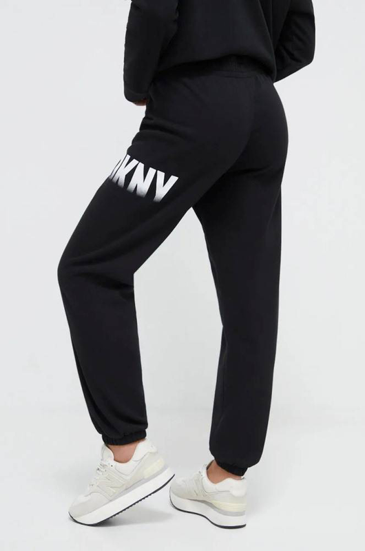 Logo sport pant image number null