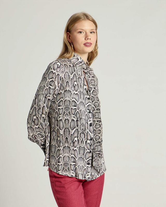 Shirt animal print image number null