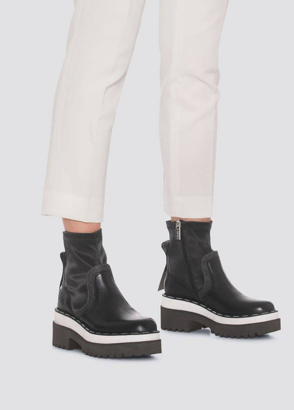 Product image: Purple 05 ankle boots with track sole-null