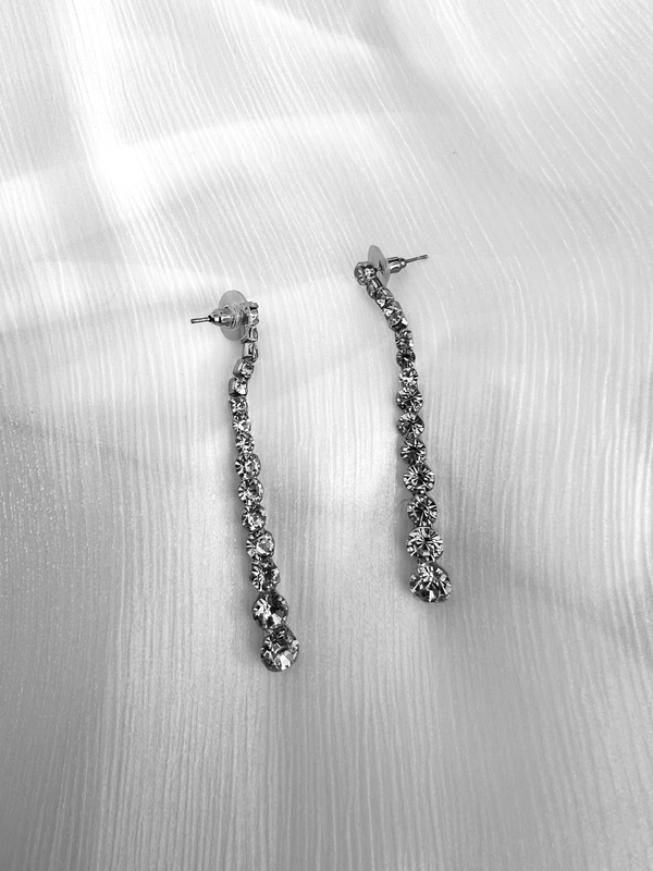 Statement earrings image number null
