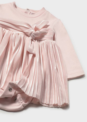 &Phi;&omicron;&rho;&epsilon;&mu;&alpha; &phi;&omicron;&rho;&mu;&alpha;&kappa;&iota;, Pink &Mu;&pi;&epsilon;&mu;&pi;&epsilon;, medium