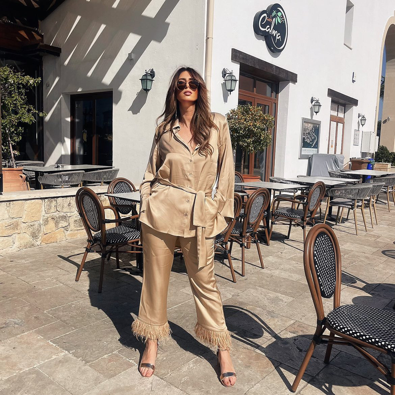 Trouser satin cropped image number null