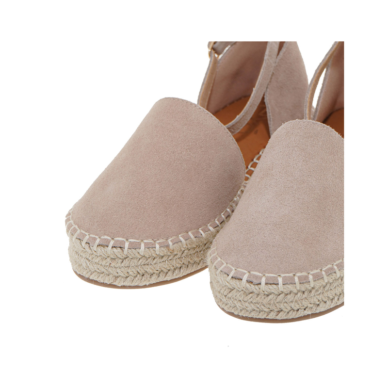 Exe &gamma;&upsilon;&nu;&alpha;&iota;&kappa;&epsilon;ί&alpha; &epsilon;&sigma;&pi;&alpha;&nu;&tau;&rho;ί&gamma;&iota;&alpha;-null