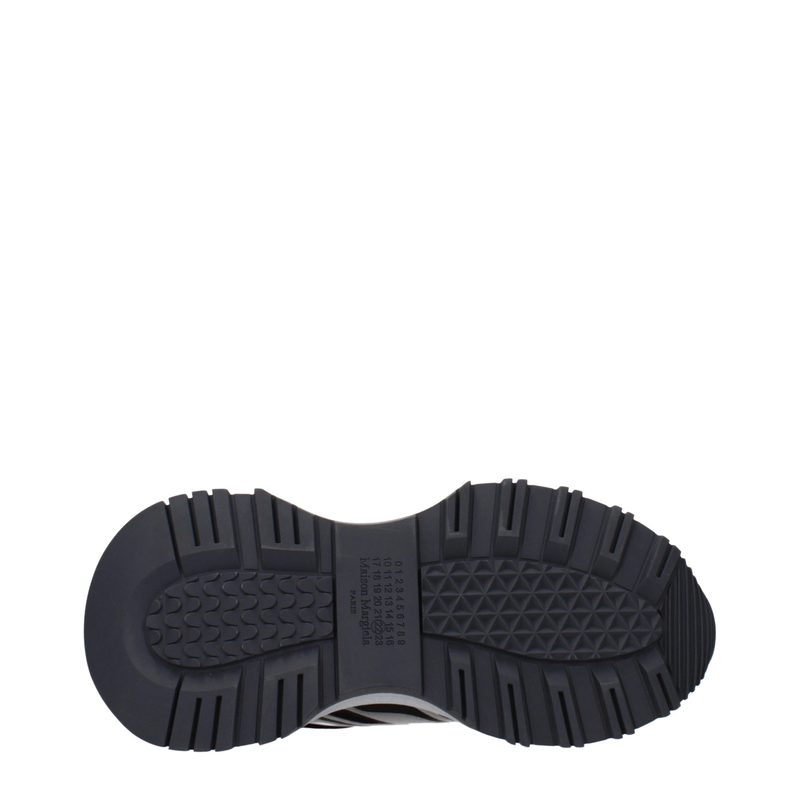 Black fabric athletic sneakers-null