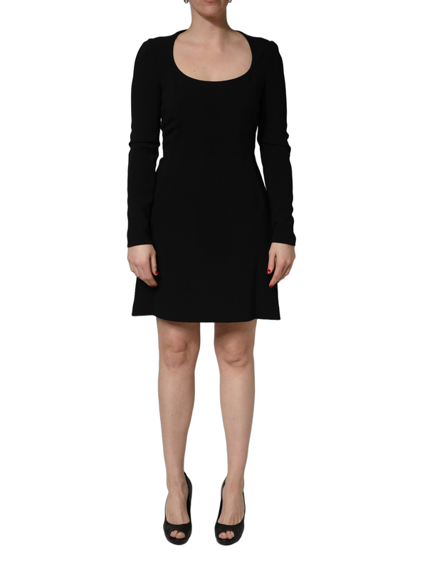 Black long sleeves scoop neck mini dress-null
