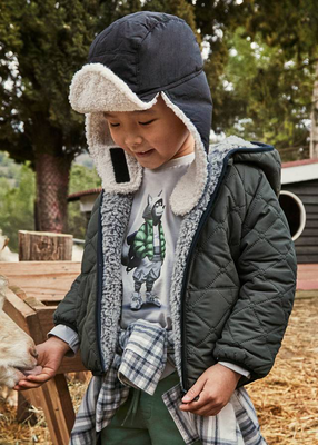 &Mu;&pi;&omicron;&upsilon;&phi;&alpha;&nu; &delta;&iota;&pi;&lambda;&eta;&sigmaf; &omicron;&psi;&eta;&sigmaf; &mu;&alpha;&lambda;&lambda;&iota;&nu;&omicron;, Black&pi;&iota;&nu;&alpha;&kappa;&alpha;, medium