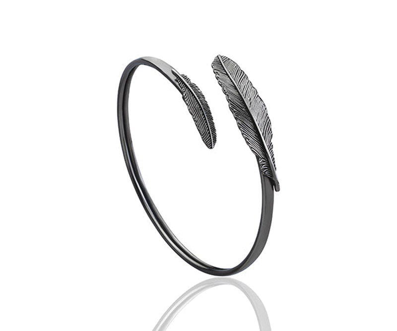 Leuce arm bracelet-null