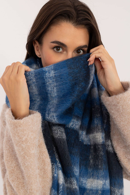 Shawl at image number null