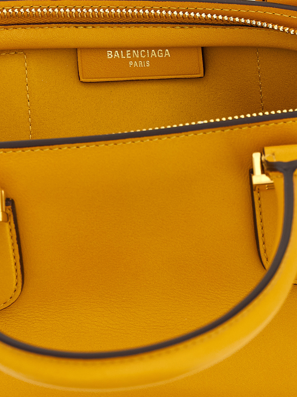 Bicolor calfskin handbag-null