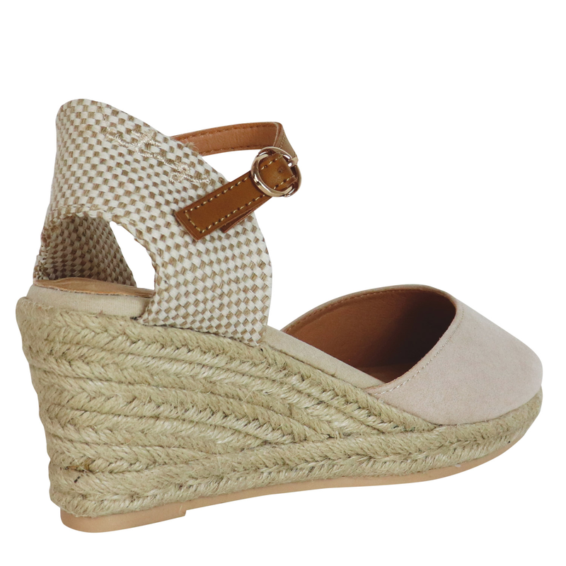 Mtng &gamma;&upsilon;&nu;&alpha;&iota;&kappa;&epsilon;ί&alpha; &epsilon;&sigma;&pi;&alpha;&nu;&tau;&rho;ί&gamma;&iota;&alpha;-null