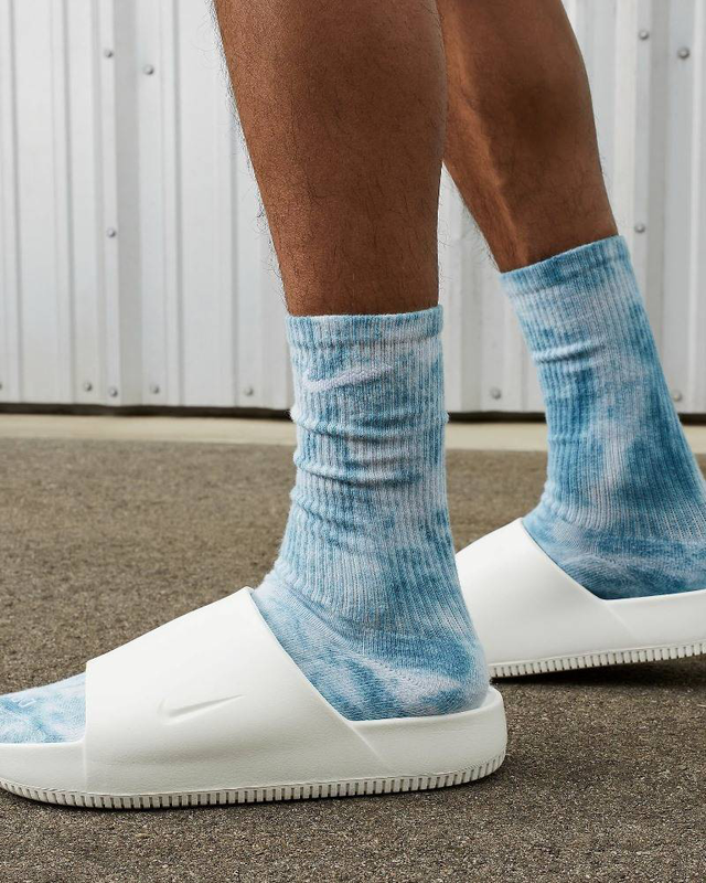 Nike calm slide image number null
