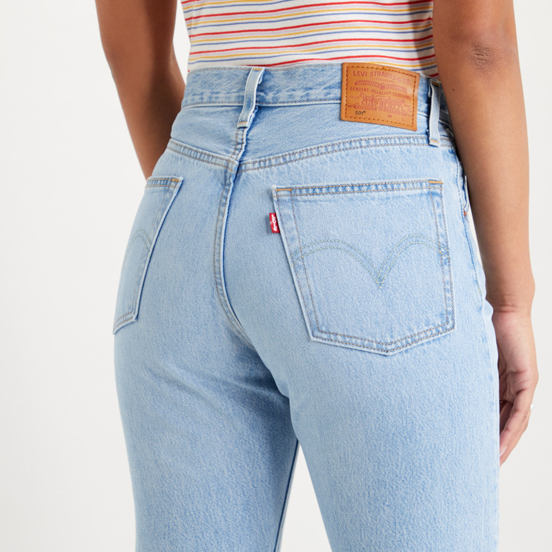 Levis 501 crop-null