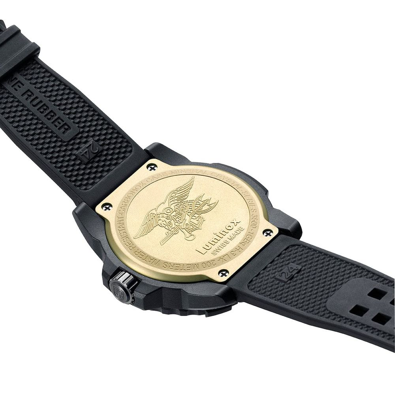Black rubber sport watch-null