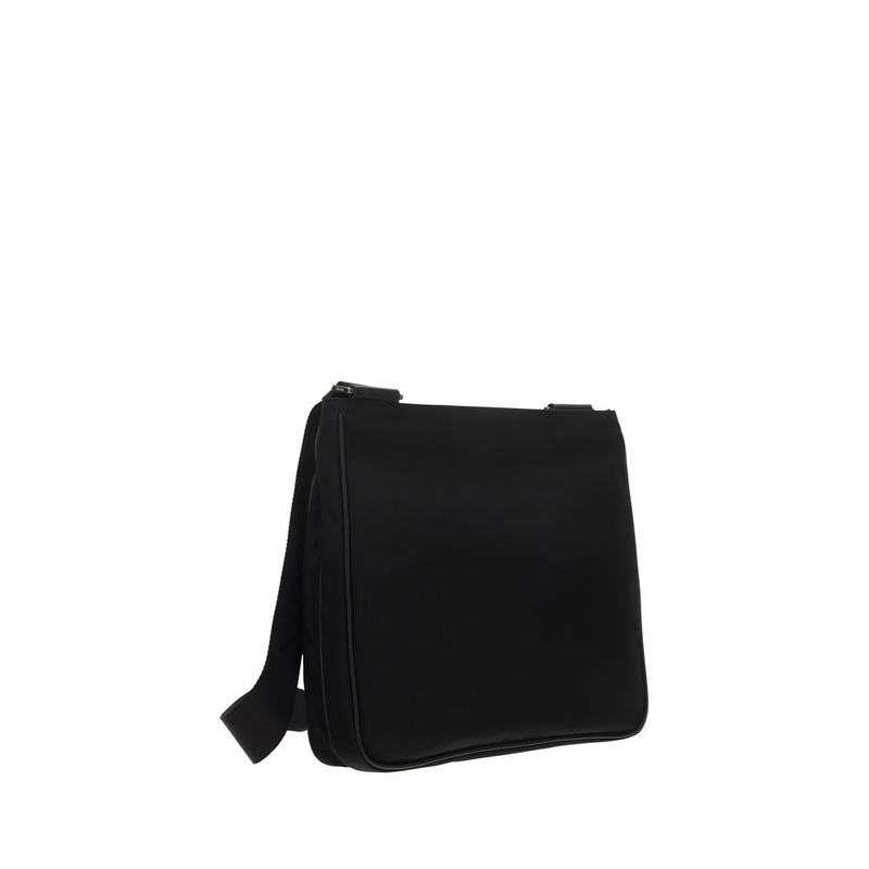 Black nylon shoulder bag-null