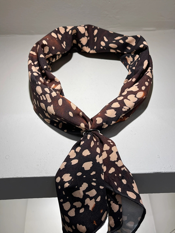 Stefan the hyena scarf-null