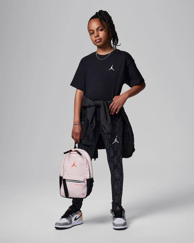 Girls mj brklyn essentials short sleeves t-shirt image number null