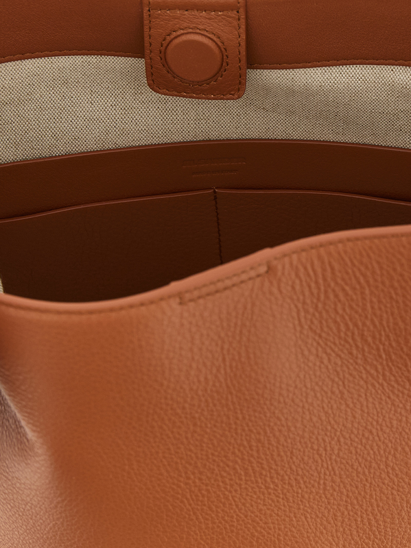 Brown calfskin shoulder bag-null